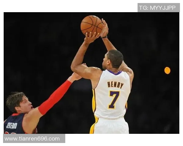 探索篮球巨星背后的奋斗与荣耀：从挑战到巅峰的传奇人生