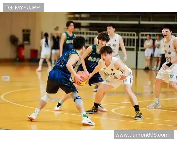 聚焦篮球明星成长之路探秘赛场内外精彩瞬间与奋斗故事添魅力篇章